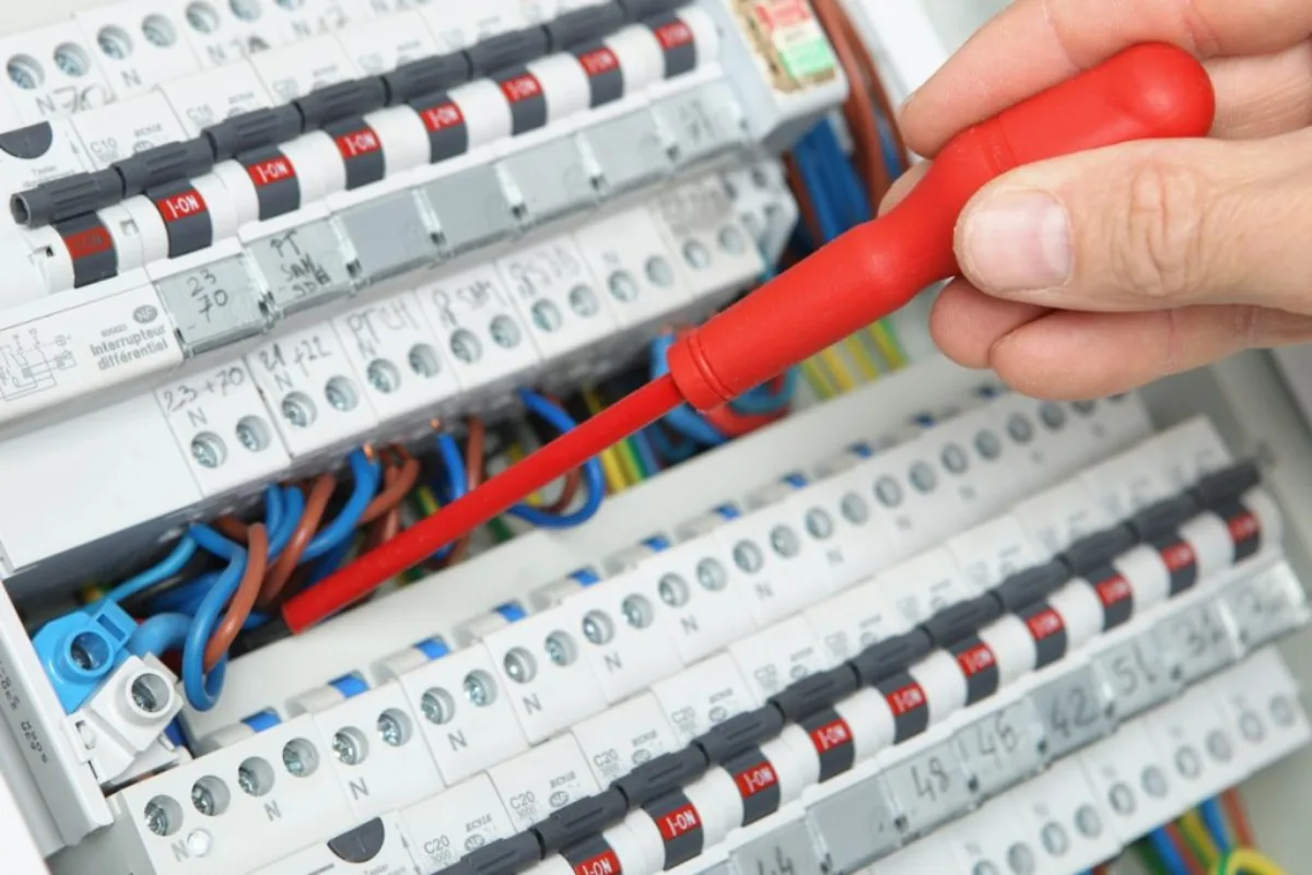 SOS électricien 24h/24 et 7j/7 à Meaux SOS électricien 24h/24 et 7j/7 à Meaux